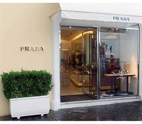 PRADA in Capri, Via Romatitle.